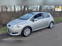 Toyota Auris - 1.4-16V Terra