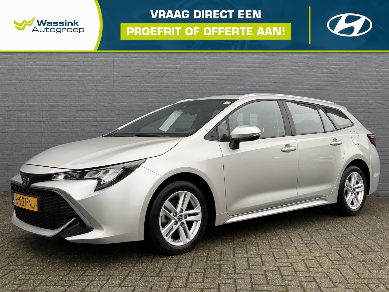 Toyota Corolla Touring Sports - 1.8 Hybrid 122pk CVT Active | Navigatie I MirrorLink I Climate control - AutoWereld.nl