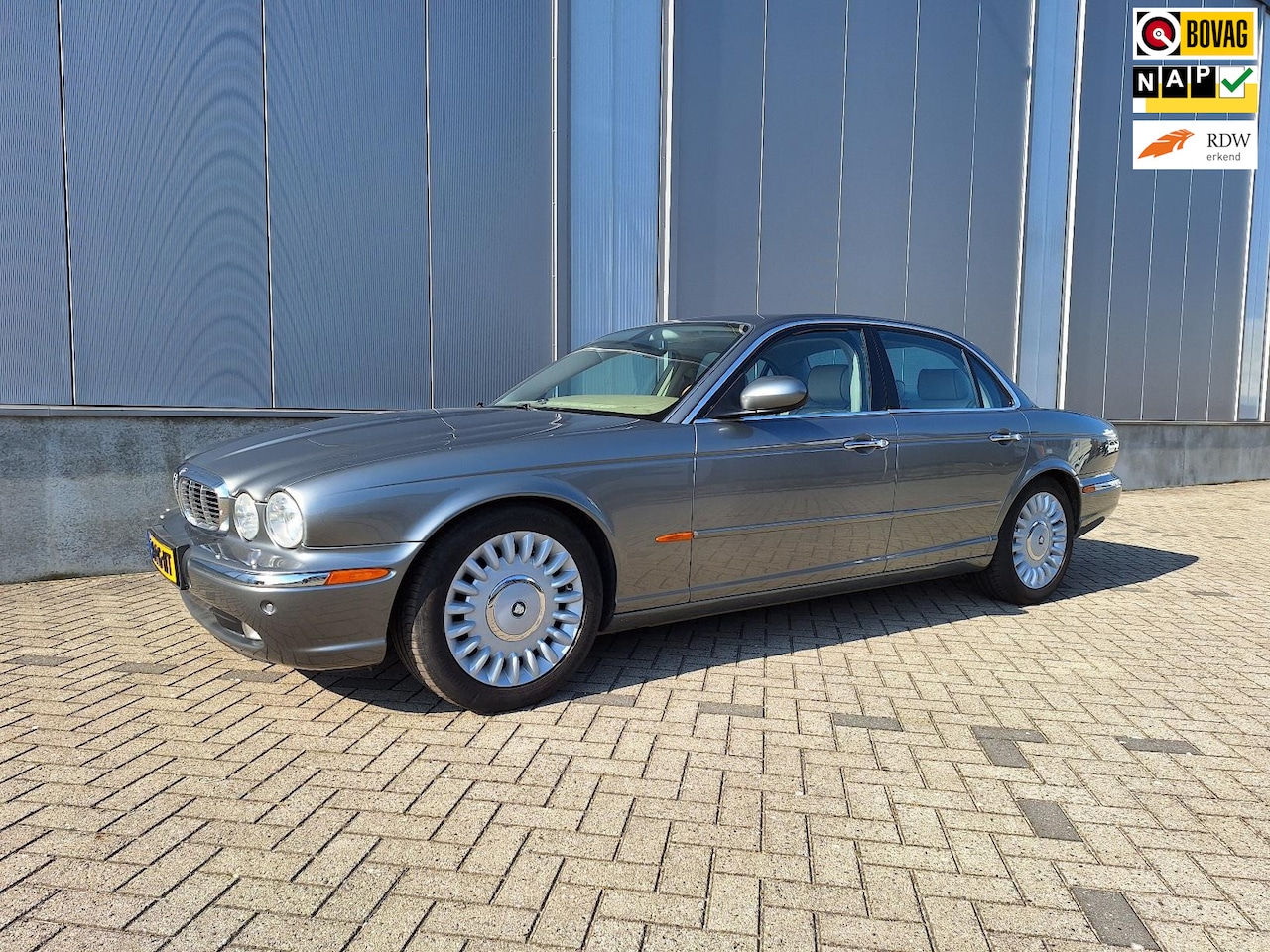 Jaguar XJ - 4.2 Super V8 -396 pk - origineel NL geleverd - AutoWereld.nl