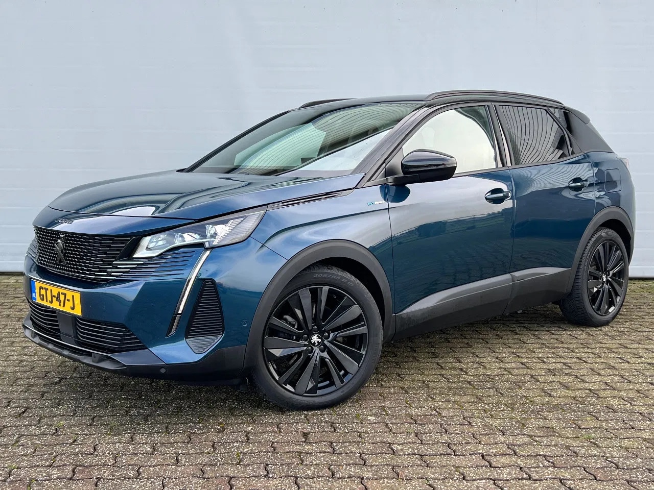 Peugeot 3008 - 1.6 HYbrid 225 GT 1.6 HYbrid 225 GT, Black Pack, 19'', Leder, Massage, Keyless, Trekhaak, 360 - AutoWereld.nl