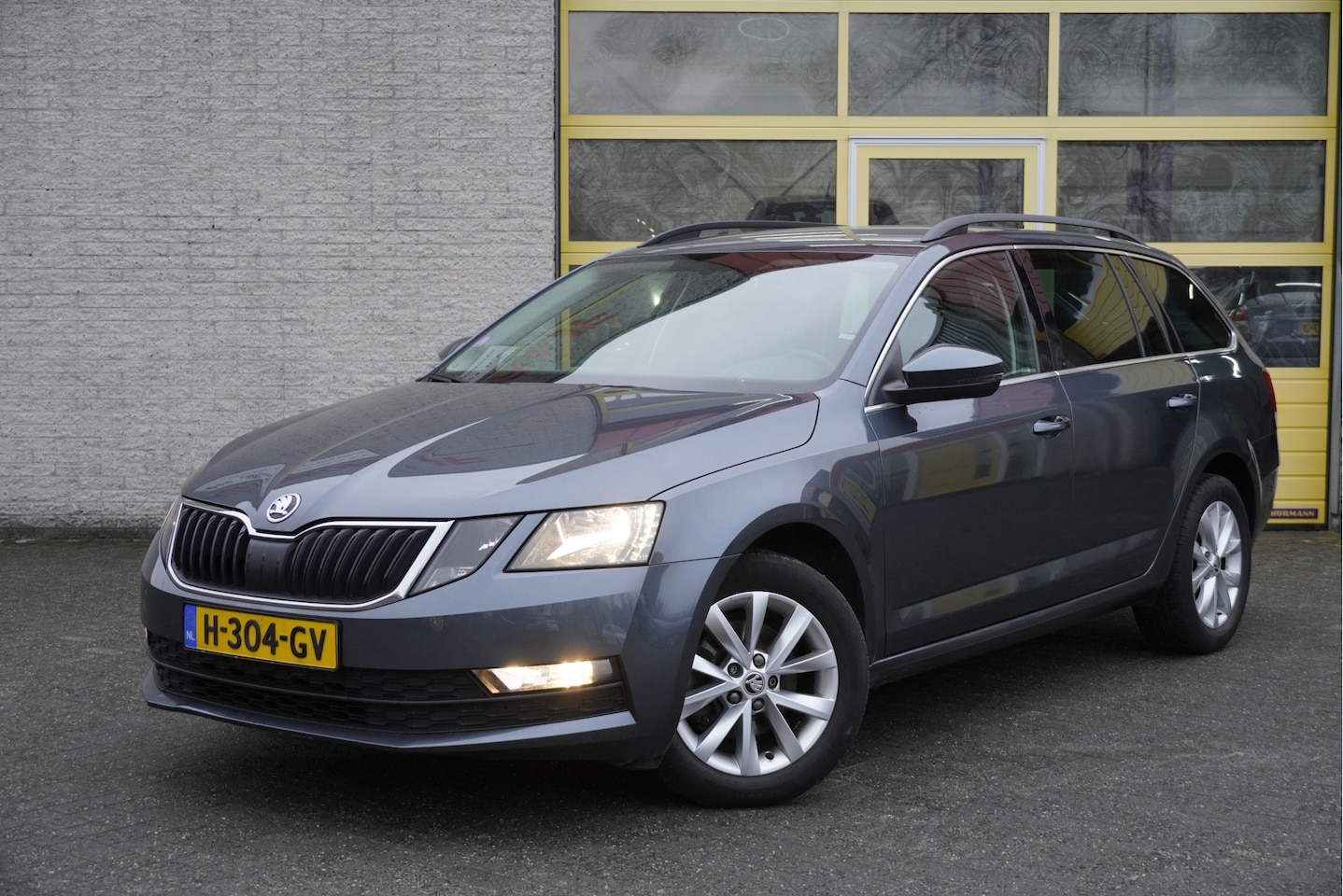 Skoda Octavia Combi - 1.0 TSI Business Edition BJ2020 Lmv 16" | Led | Pdc | Navi | Achteruitrijcamera | App-Conn - AutoWereld.nl