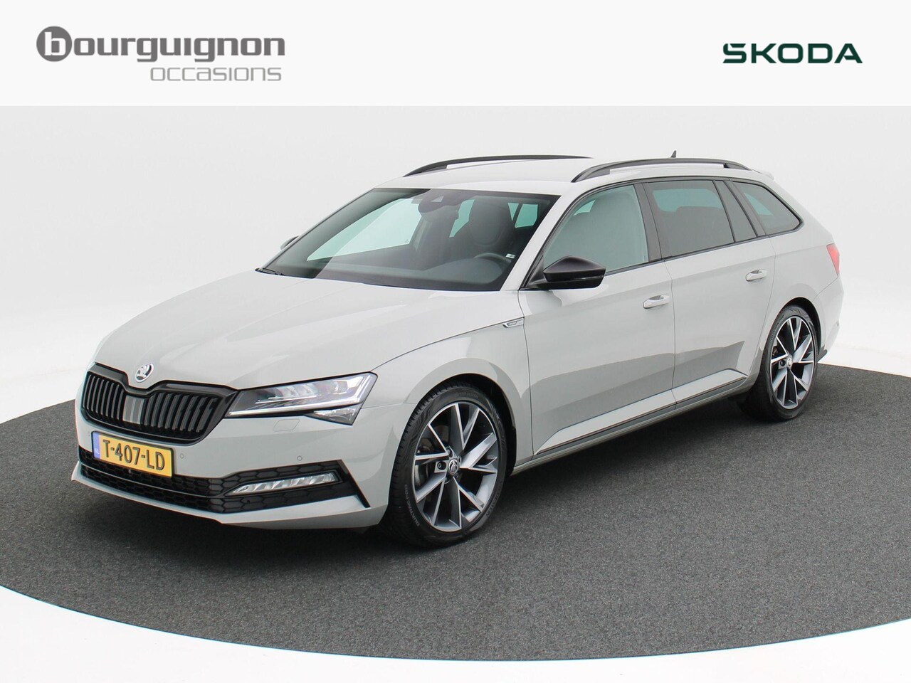 Skoda Superb Combi - 1.5 TSi 150 Pk Automaat Sportline Business | Stoel Verwarming | Achteruitrijcamera | Elekt - AutoWereld.nl