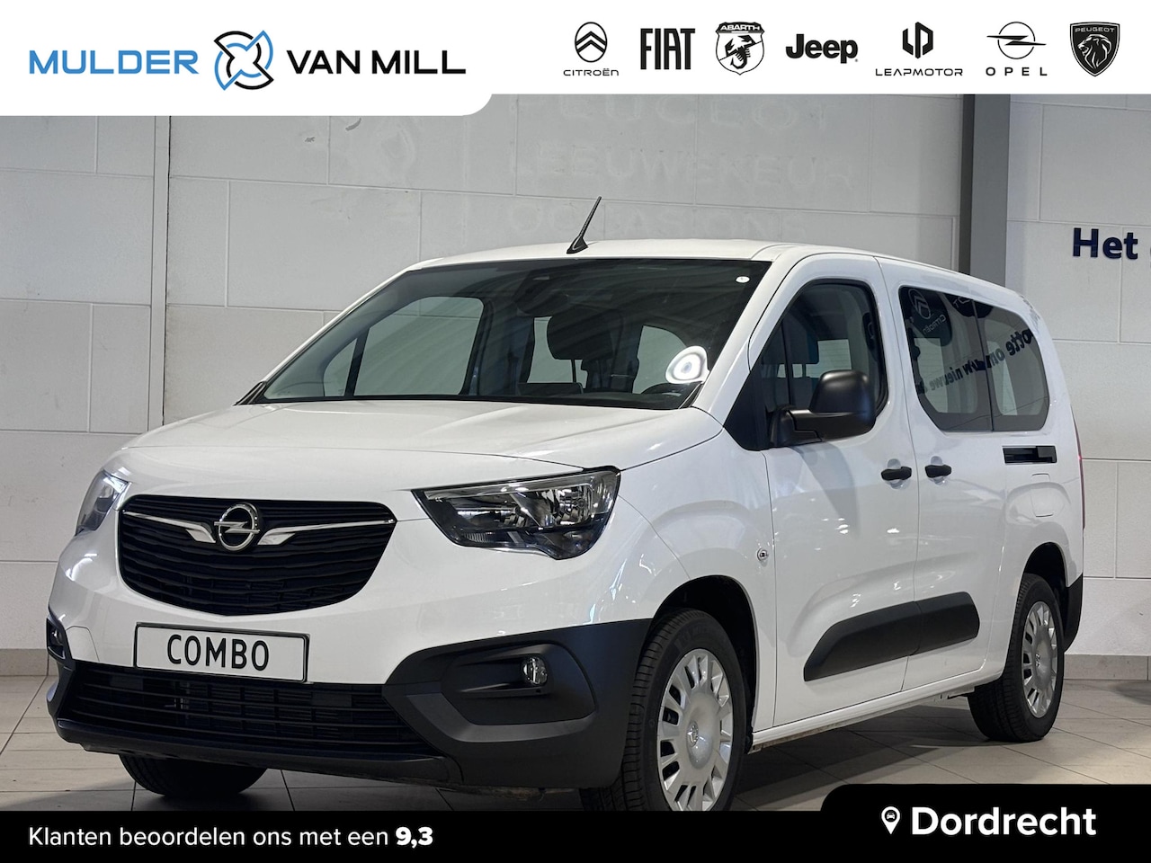 Opel Combo-e Life - L2 Edition 50 kWh | NAVI | Parkeersensoren achter | Comfortstoel | Neerklapbare passagiers - AutoWereld.nl