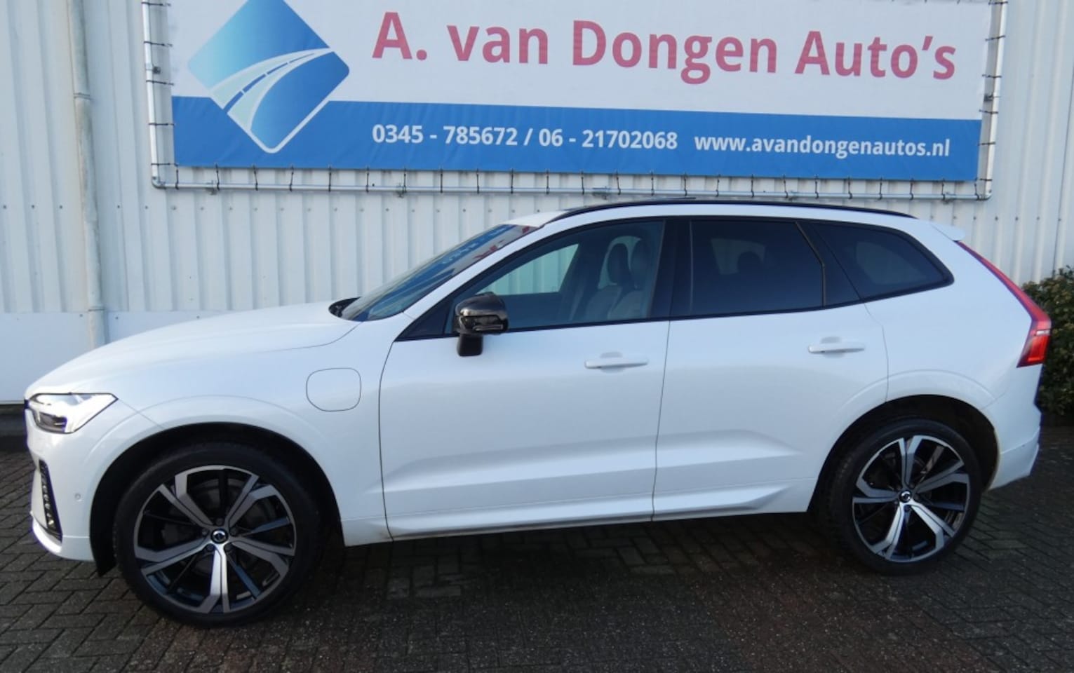 Volvo XC60 - 2.0 T6 Recharge AWD R-Design,Pano,ACC,360,Facelift - AutoWereld.nl