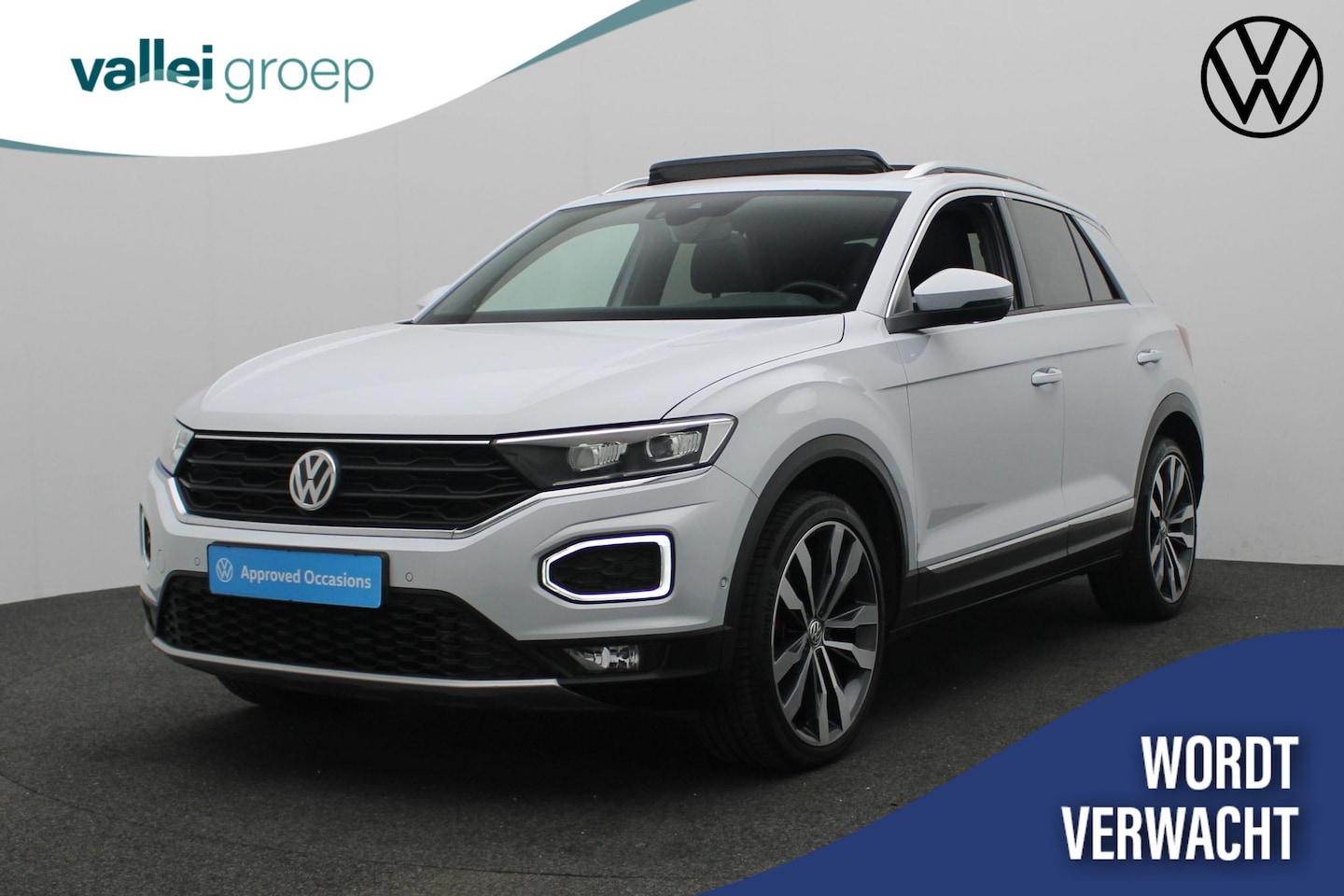 Volkswagen T-Roc - 2.0 TSI 190PK DSG 4Motion Sport | Panoramadak | Trekhaak | Beats Audio | Navigatie | Parke - AutoWereld.nl