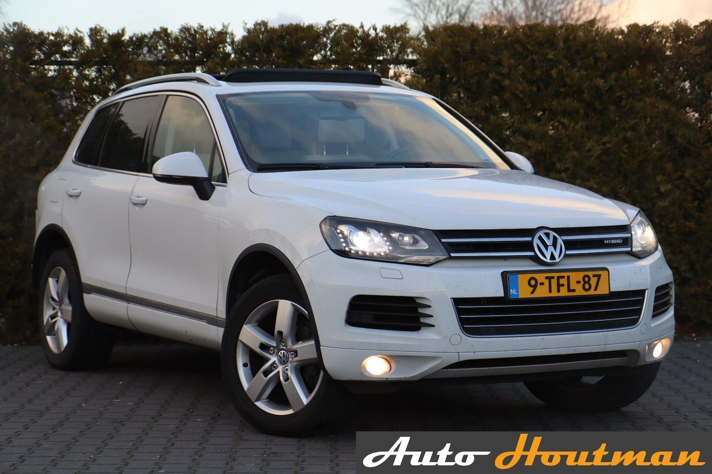 Volkswagen Touareg - 3.0 TSI Hybrid High Edition Ecc|Navi|Panodak|Lmv|Cruise|Camera| - AutoWereld.nl