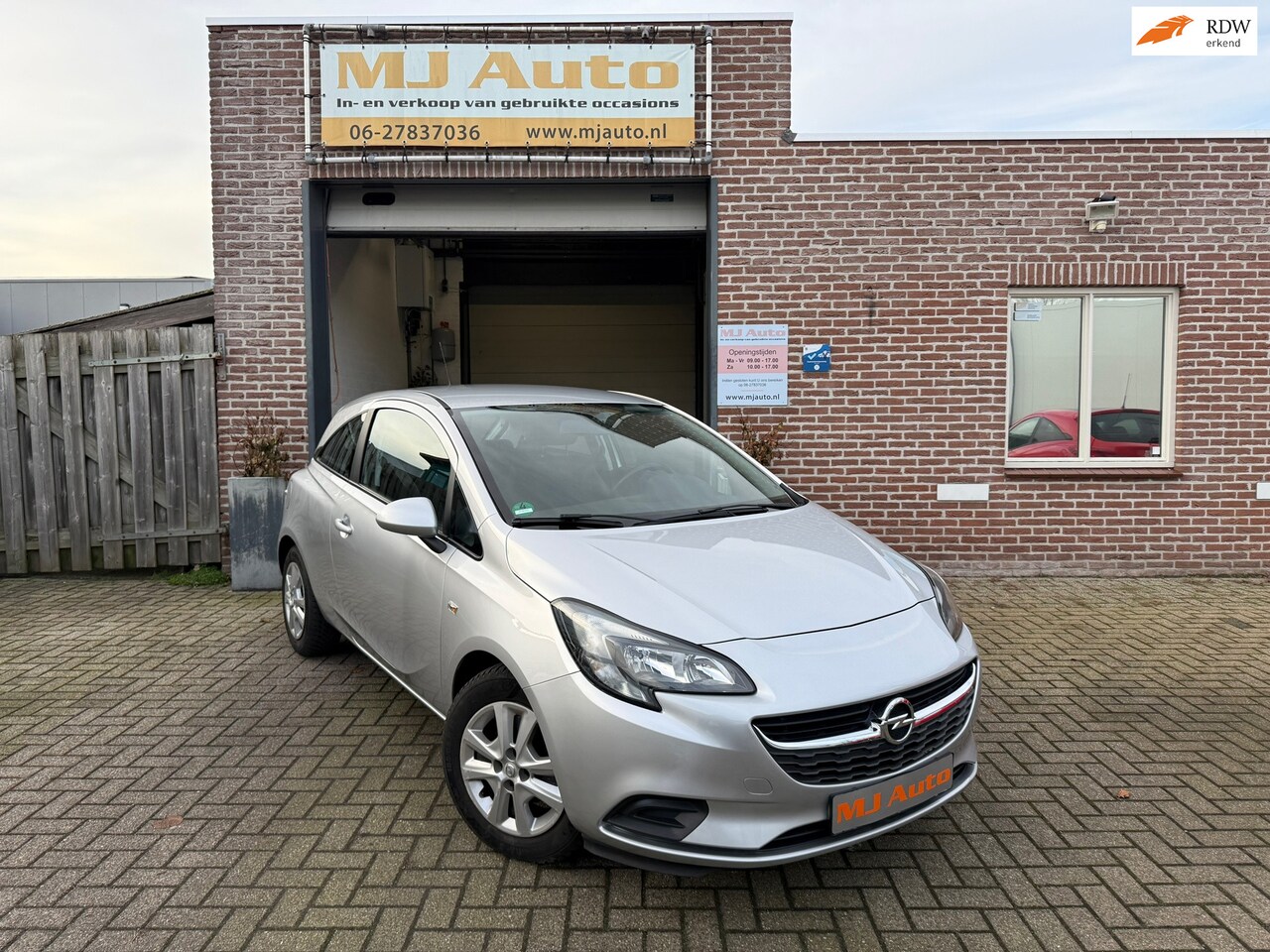 Opel Corsa - 1.4 Business+ airco*stoel/stuurverwarming*cruise control - AutoWereld.nl