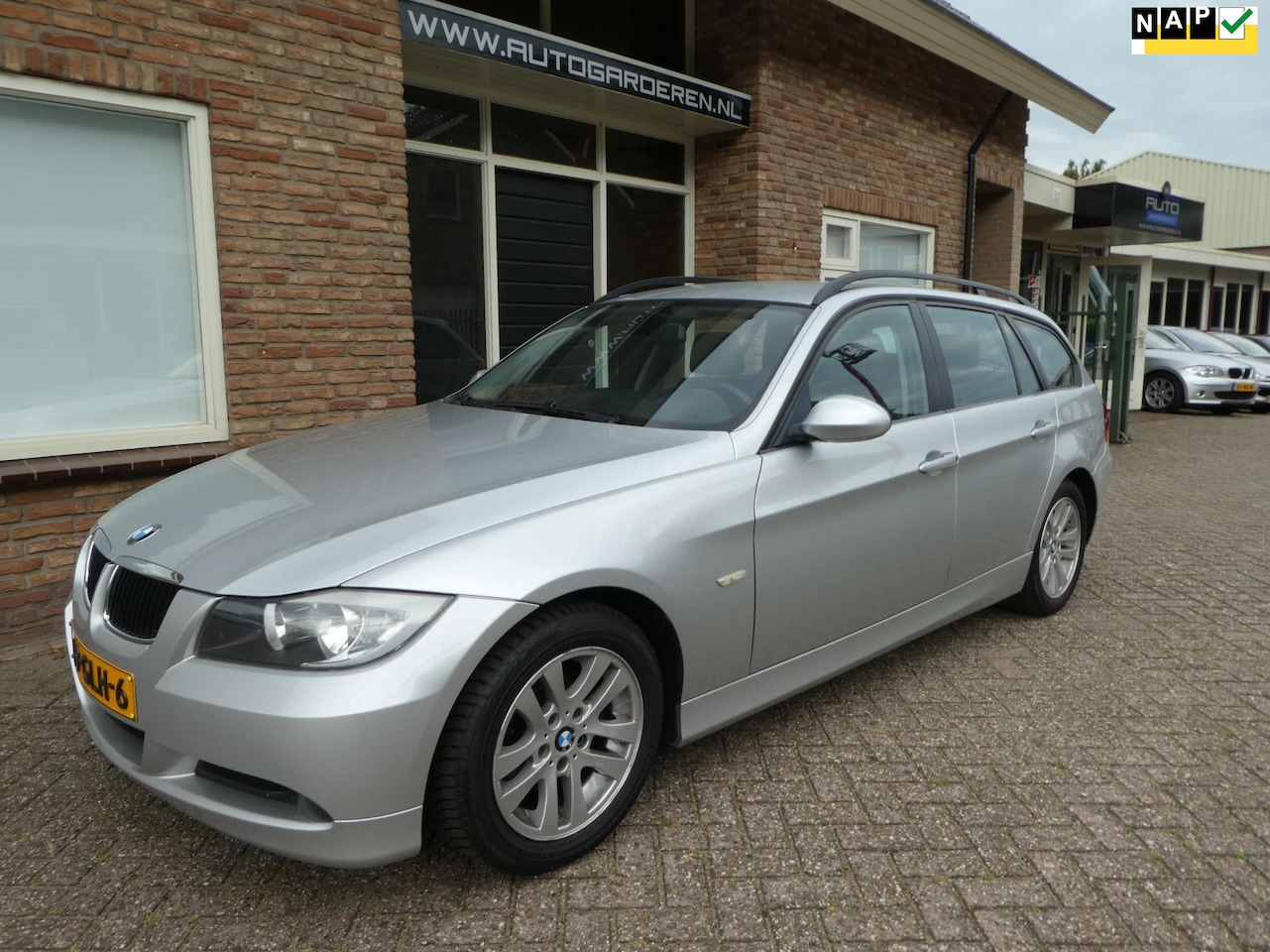 BMW 3-serie Touring - 318i Business Line navi / Dealeronderhouden - AutoWereld.nl