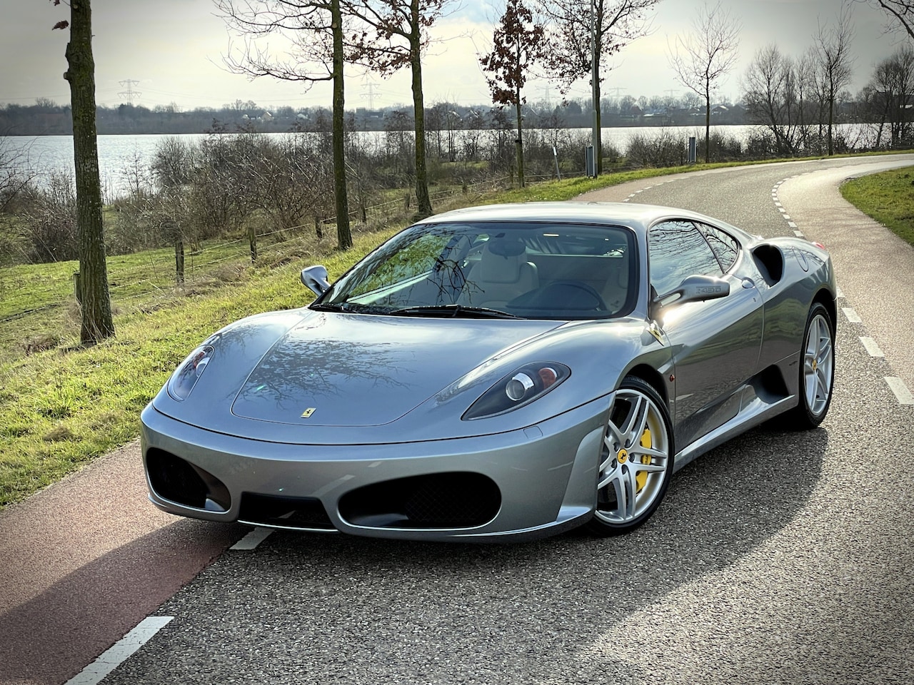 Ferrari F430 - 4.3 V8 F1 / FERRARI SERVICED / CERAMIC BRAKES / CARBON INTERIOR - AutoWereld.nl