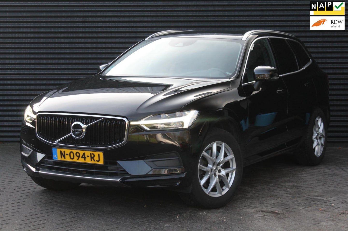 Volvo XC60 - 2.0 D4 Momentum | Trekhaak | 360 camera | Blis | BTW Auto | - AutoWereld.nl