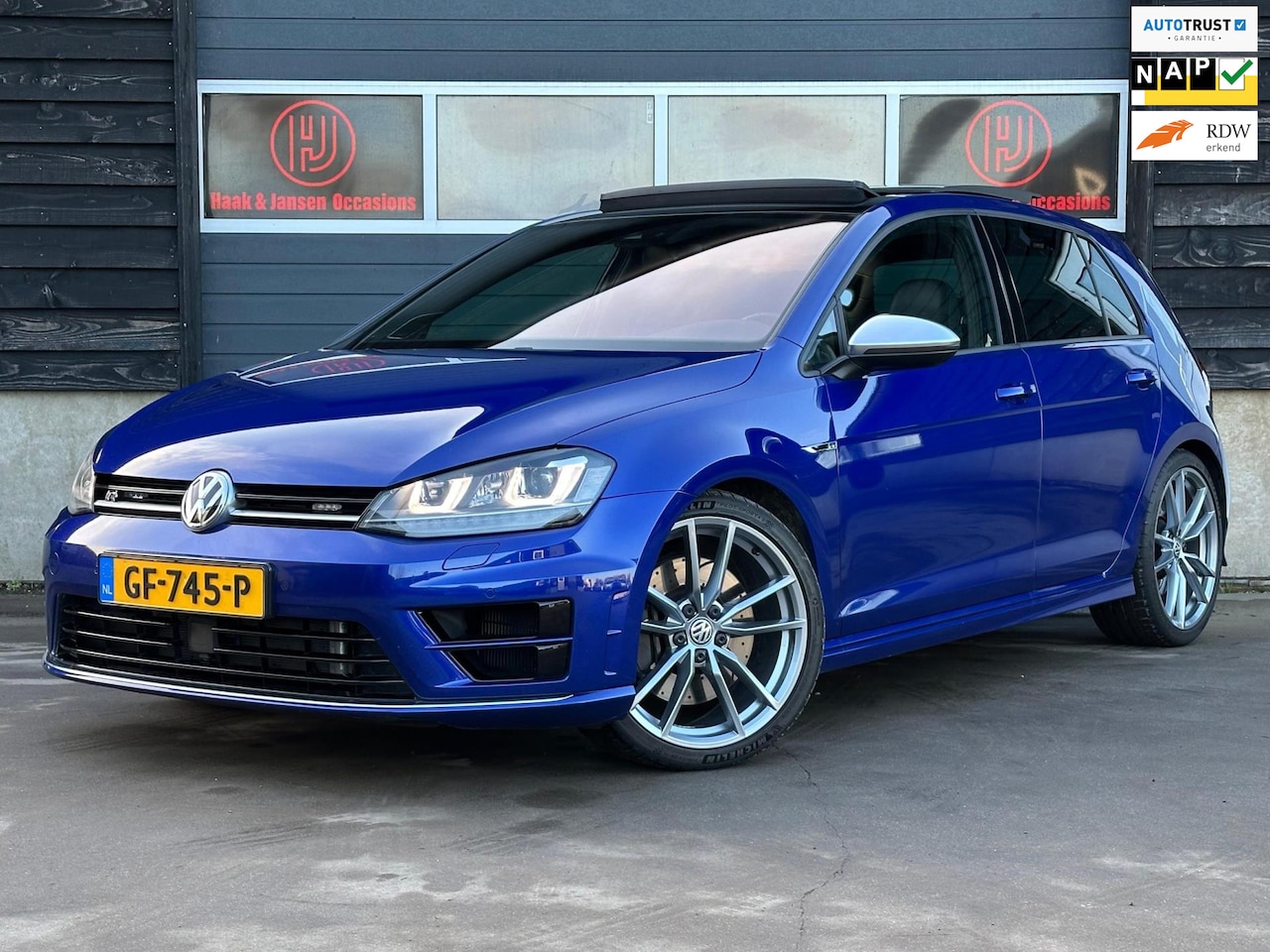 Volkswagen Golf - 2.0 TSI R 4Motion - ACC - Pano - 523PK - AutoWereld.nl