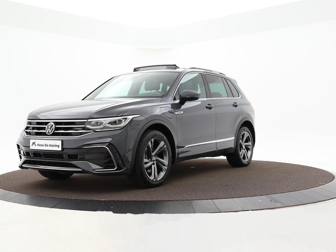 Volkswagen Tiguan - 1.4 Tsi 245pk DSG eHybrid R-Line Business · Keyless · Camera · Panoramadak · App-Connect · - AutoWereld.nl