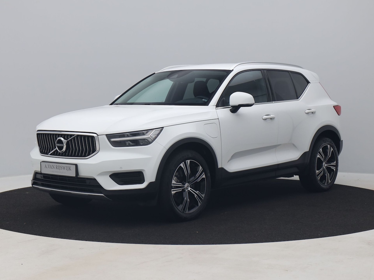 Volvo XC40 - 1.5 T4 Recharge Inscription Expression | CAMERA | KEYLESS - AutoWereld.nl