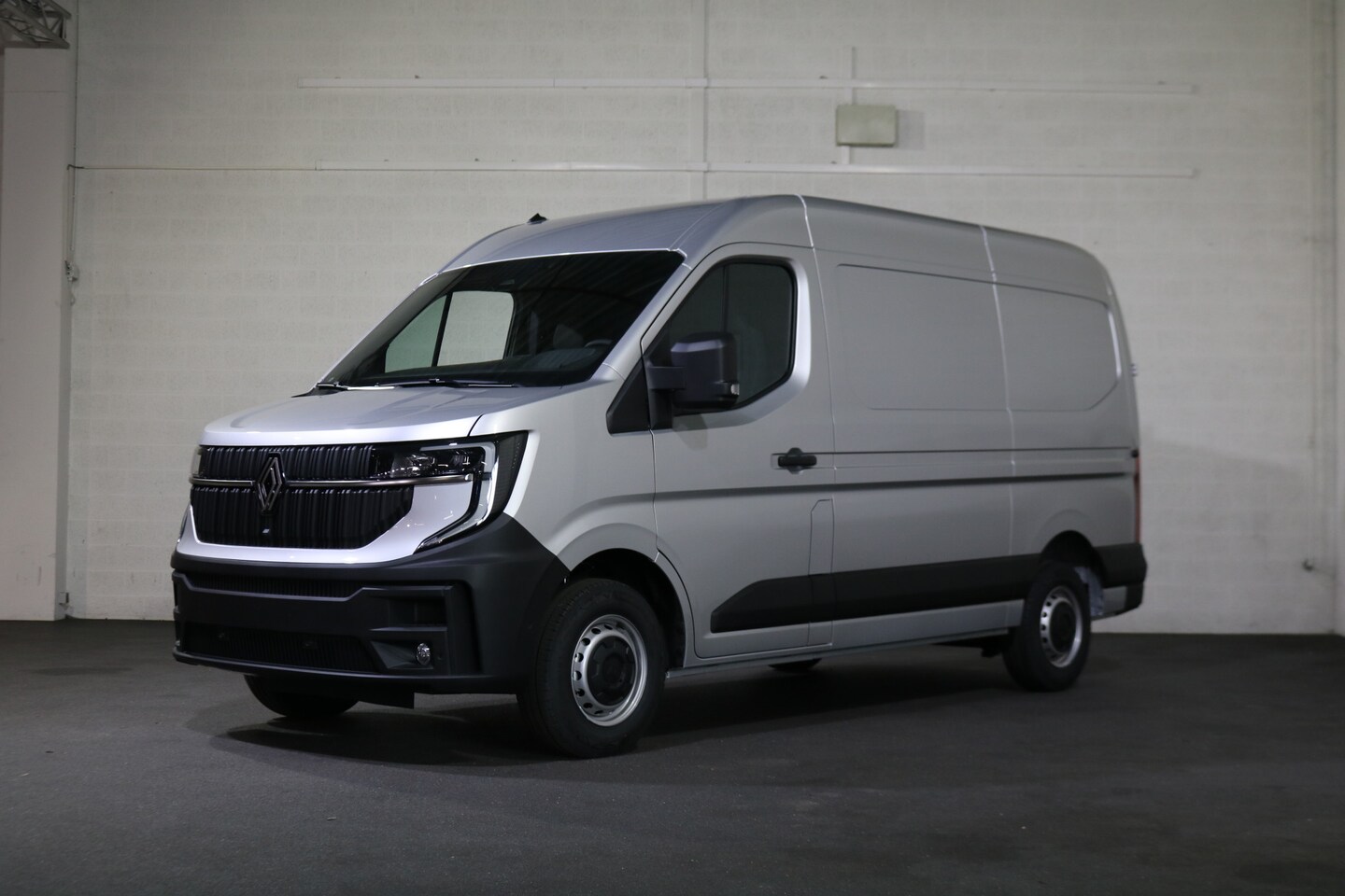 Renault Master - 2.0 dCi 170pk L2 H2 Nieuw Model Navigatie Camera Blind Spot 270gr Deuren - AutoWereld.nl