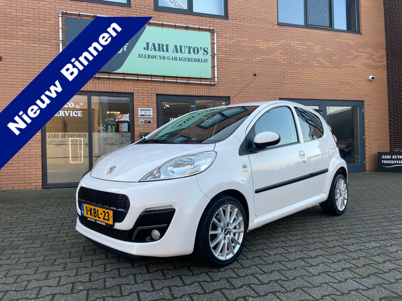 Peugeot 107 - 1.0 Active Net binnen! weinig km! - AutoWereld.nl