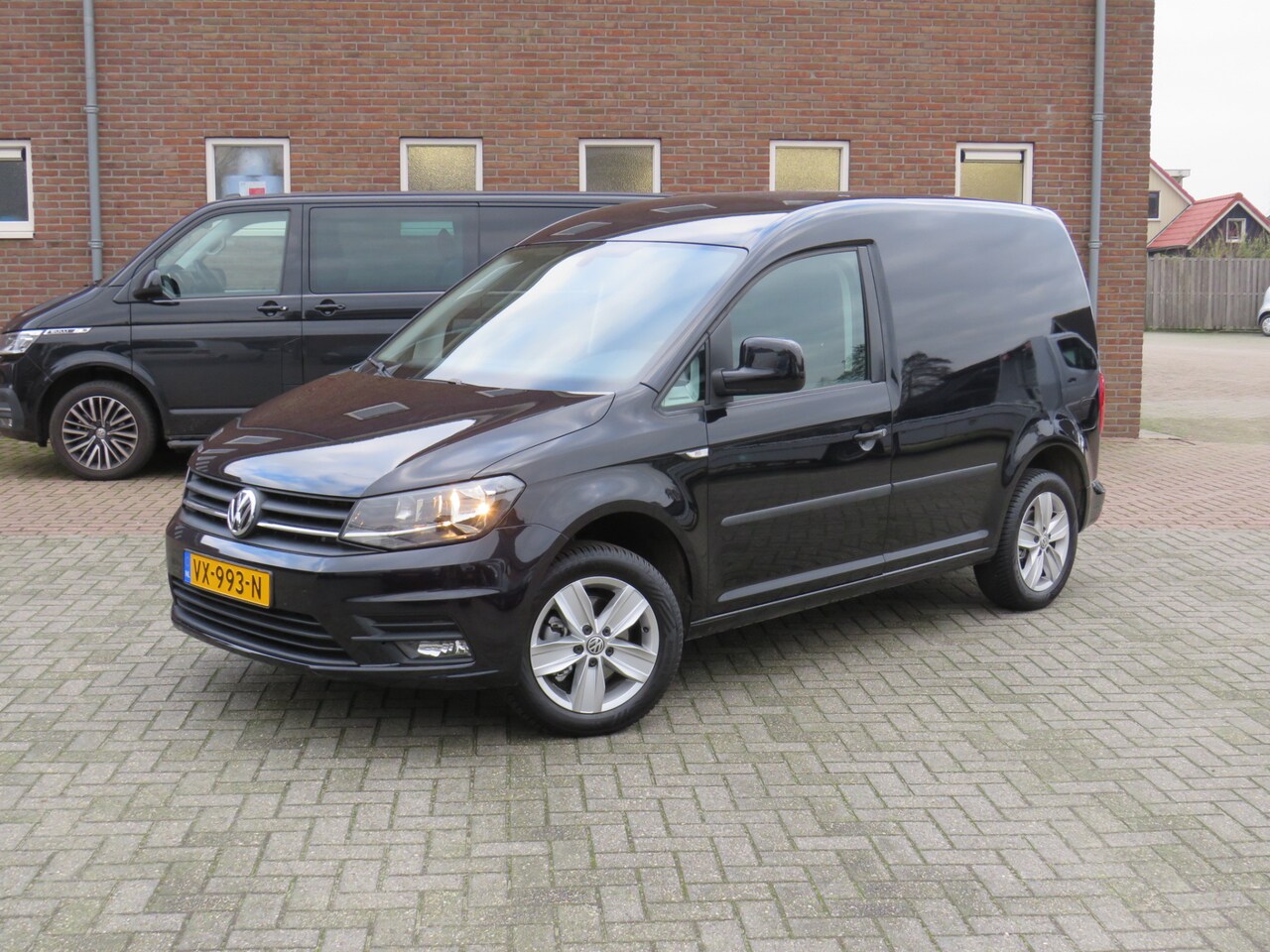 Volkswagen Caddy - 1.6 TDI L1H1 Highline Executive BPM vrij! * Rijklaarprijs incl. garantie * Navigatie * Lic - AutoWereld.nl