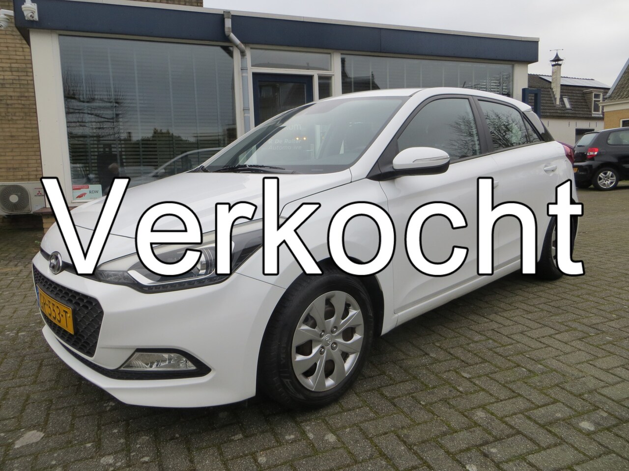 Hyundai i20 - 1.2 HP i-Motion NAVI CAMERA CLIMA CRUISE NAP!! - AutoWereld.nl