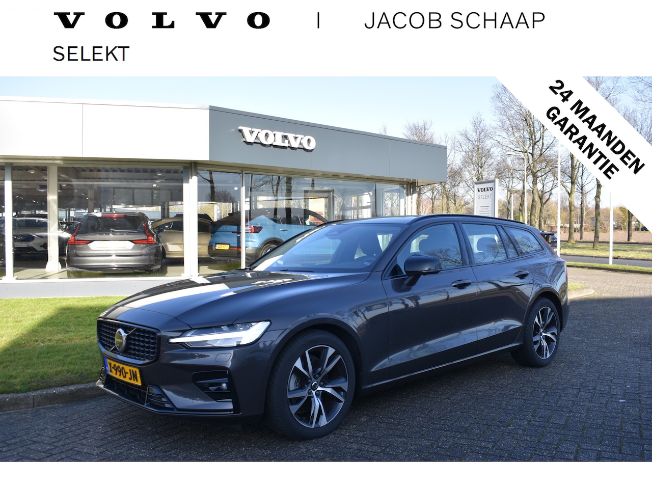 Volvo V60 - B3 Plus Dark | Panorama Dak | 360° Camera | Trekhaak - AutoWereld.nl