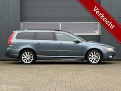 Volvo V70 - 2.0 D4 Geartronic-8 Zeer compleet /Schuifdak/Trekhaak/Sensus Navi/Adap.CC/Blis/Standkachel