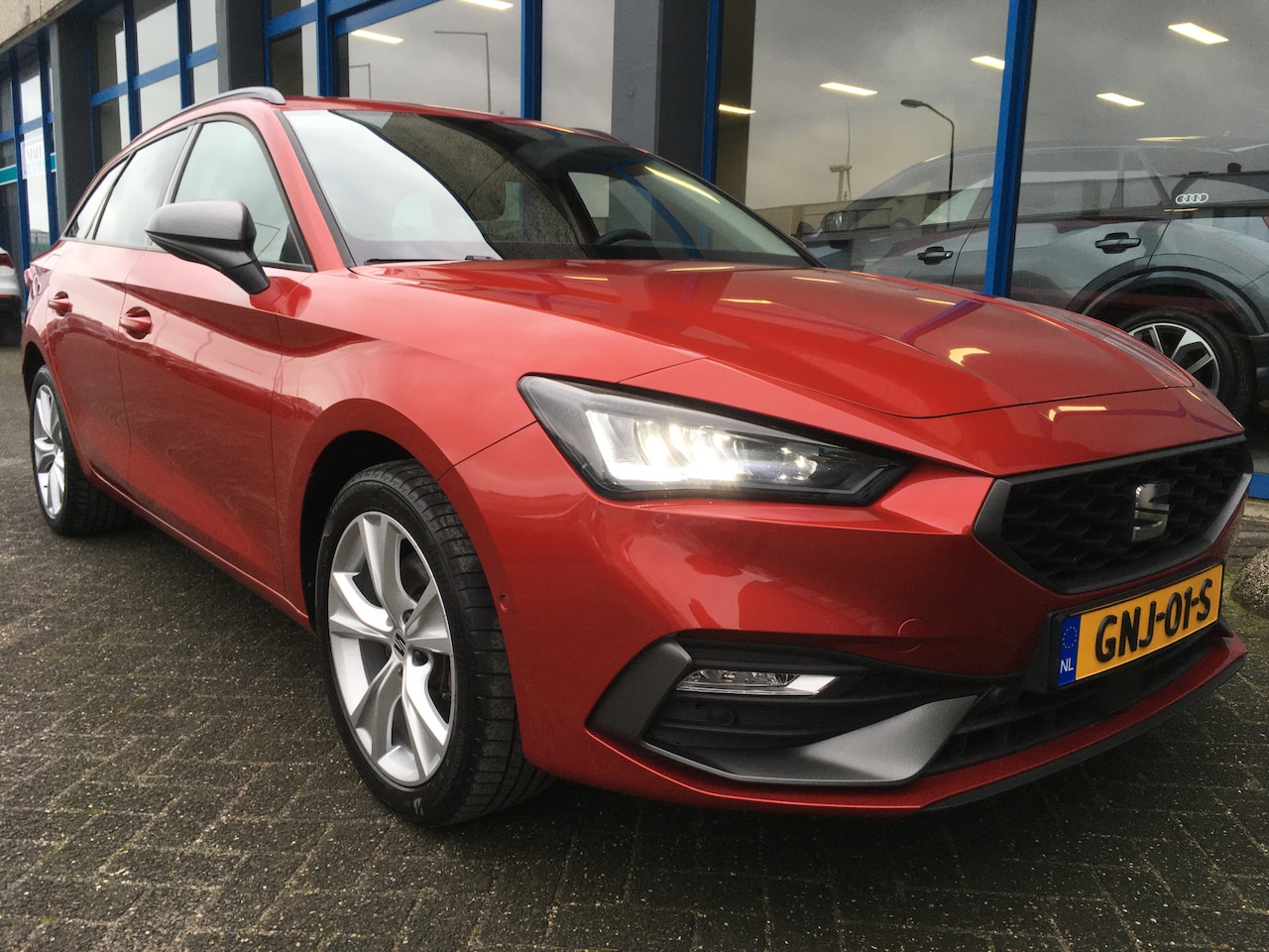 Seat Leon Sportstourer - 1.4 TSI eHybrid PHEV FR Business Intense 1.4 TSI eHybrid PHEV FR Business Intense - AutoWereld.nl