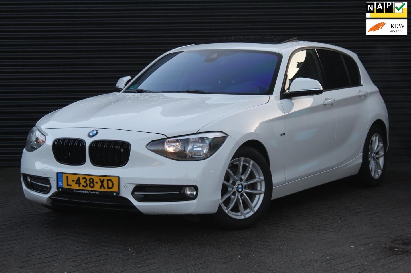 BMW 1-serie - 116i | Schuifdak | Sportstoel | Navi full map | Stoelverwarming | - AutoWereld.nl