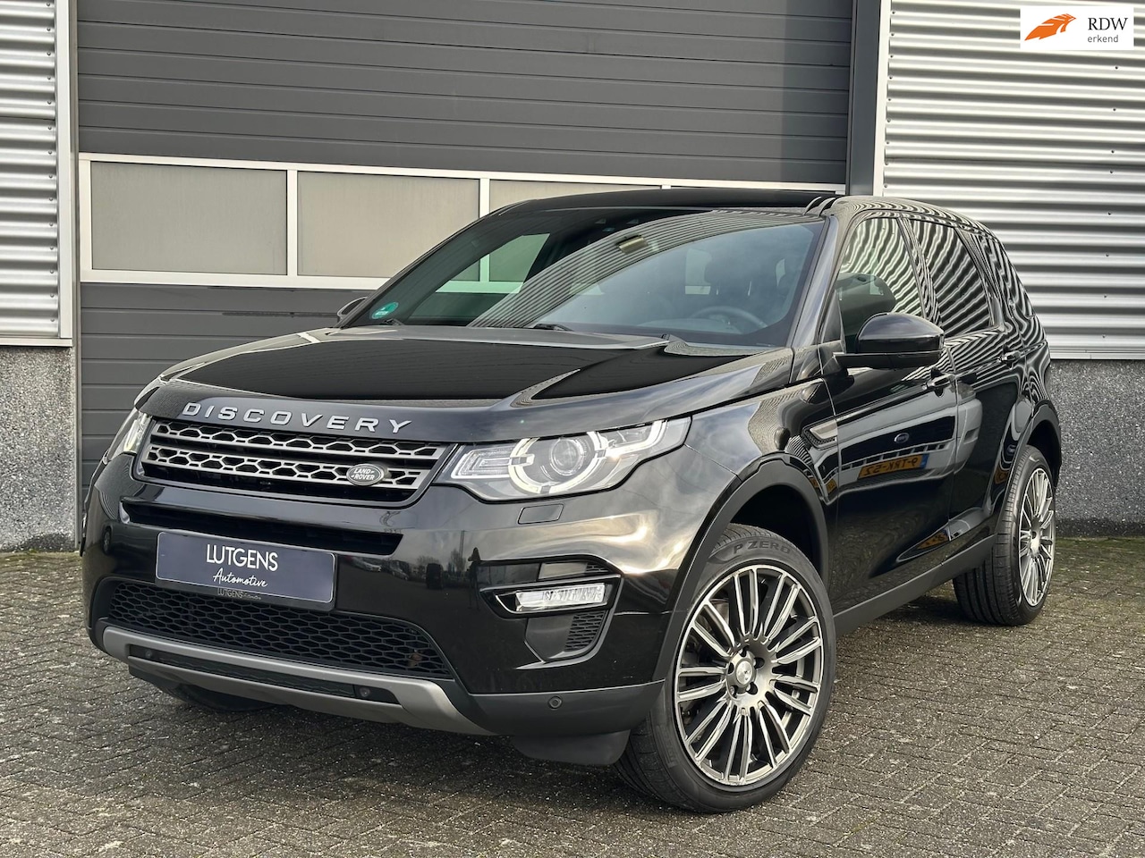 Land Rover Discovery Sport - 2.0 TD4 Pano Leder Trekhaak - AutoWereld.nl