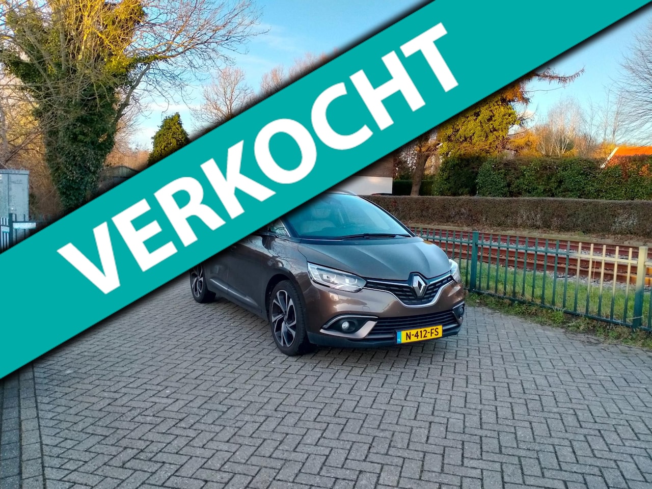 Renault Grand Scénic - 1.3 TCe Intens 7pers. panoramadak leder trekhaak lage km ALLINPRIJS - AutoWereld.nl