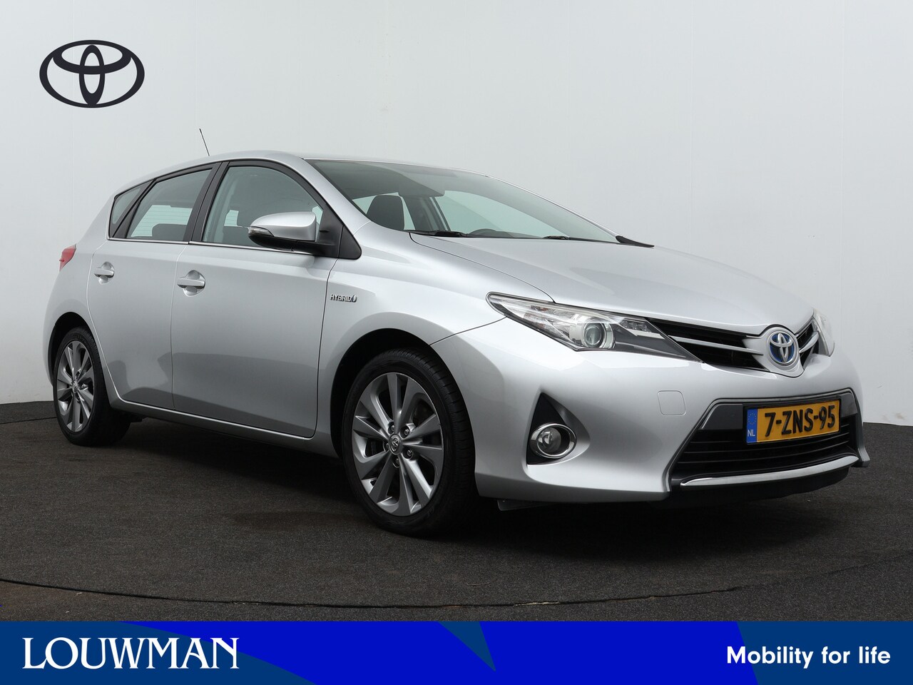 Toyota Auris - 1.8 Hybrid Dynamic Limited | Trekhaak | Camera | Climate Control | 17 inch LM velgen | - AutoWereld.nl