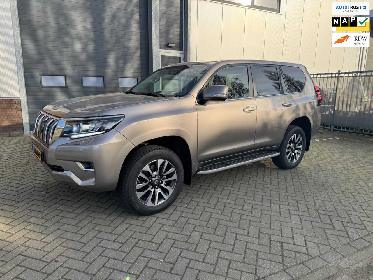 Toyota Land Cruiser - 2.8 D-4D 204PK, BPM VRIJ Professional Van, RIJKLAAR, Camera, Leder, Stoelventilatie, LED, - AutoWereld.nl