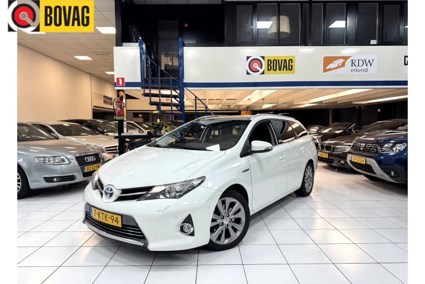 Toyota Auris Touring Sports - 1.8 Hybr. Lease Pro Bovag Garantie - AutoWereld.nl