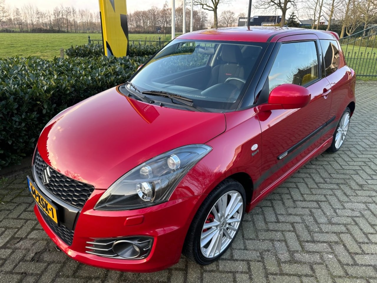 Suzuki Swift - 1.6 100 kW Sport Xenon / Keyless / Bluetooth - AutoWereld.nl