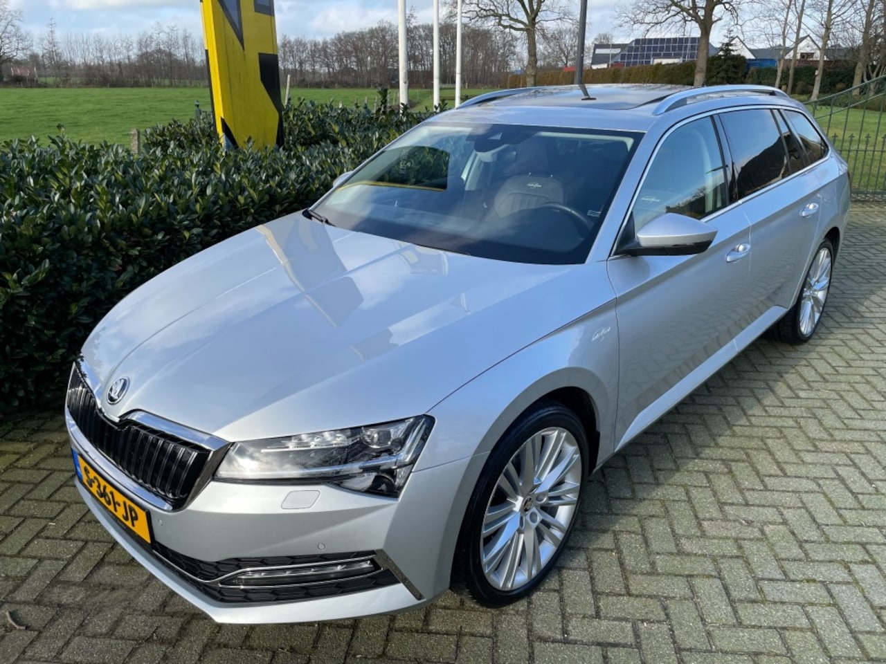 Skoda Superb Combi - Combi 1.4 TSI PHEV iV Laurin en Klement  Pano/Trekhaak - AutoWereld.nl