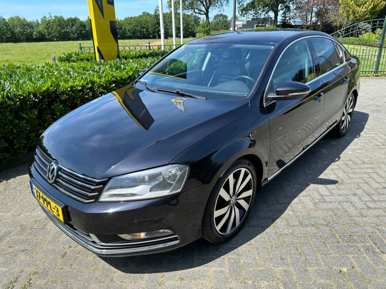 Volkswagen Passat - 1.4 TSI Highline BMT Leder / ECC / PDC - AutoWereld.nl