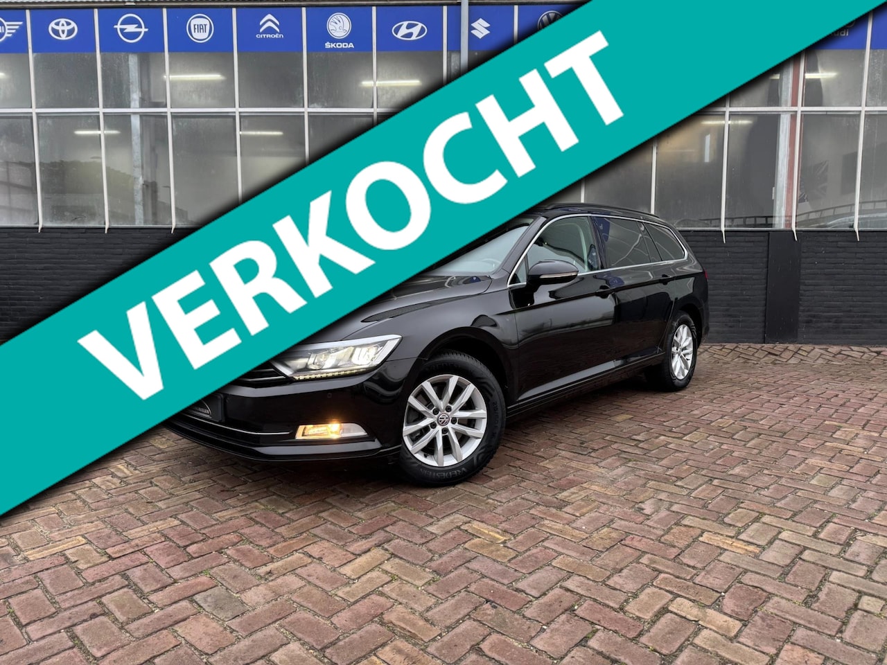 Volkswagen Passat Variant - 1.4 TSI Comfortline **CARPLAY+TREKHAAK+HULPVEREN** - AutoWereld.nl