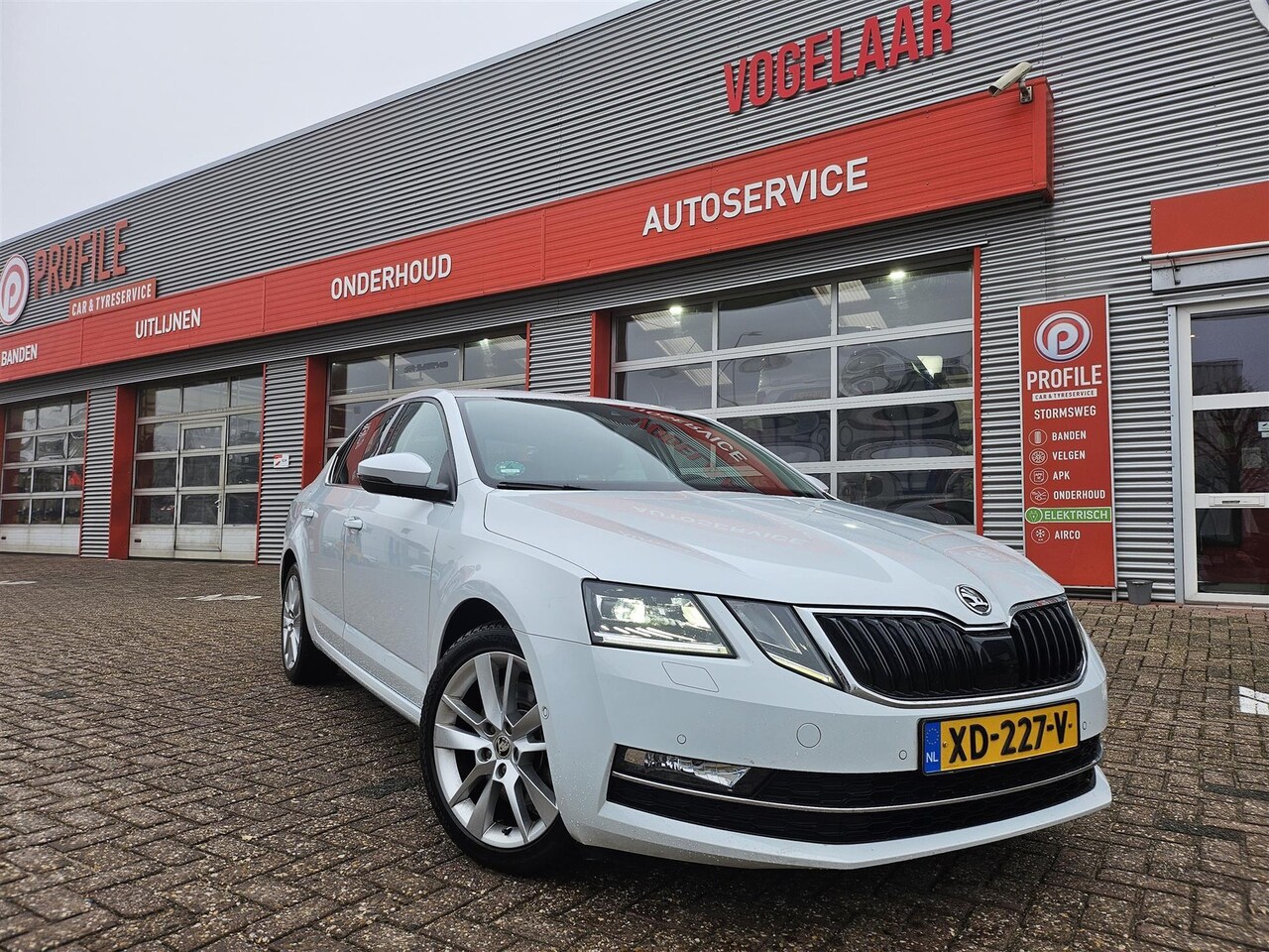 Skoda Octavia - 1.5 TSI Greentech Style Business 1.5 TSI Greentech Style Business - AutoWereld.nl