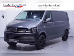 Volkswagen Transporter - 2.0 TDI 150 pk L2H1 Airco, 18" LMV, Trekhaak Cruise Control, PDC achter, 3-Zits, APK 04-20