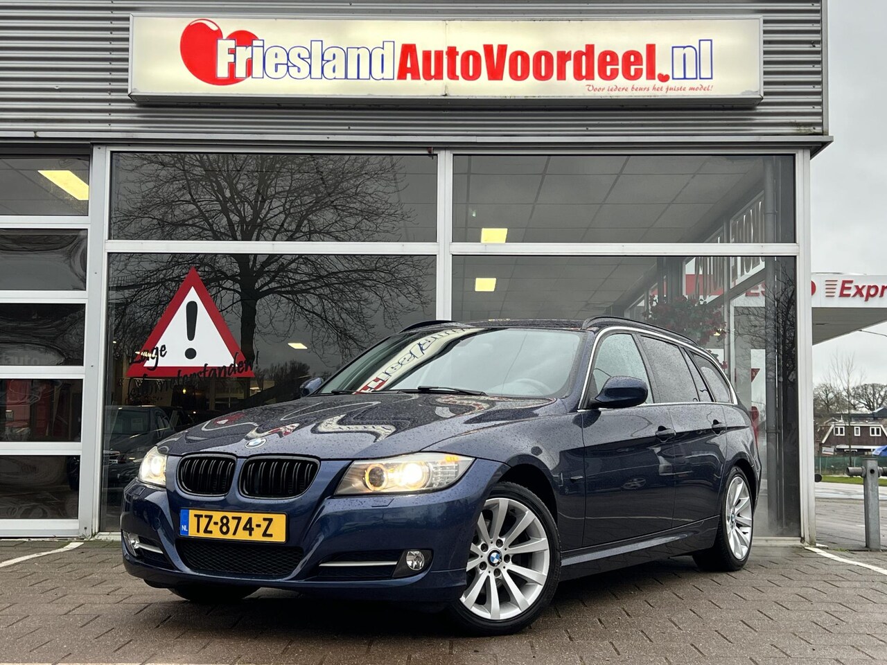 BMW 3-serie Touring - 318i High Executive Automaat / Xenon / Stoelver. / PDC / 2011 - AutoWereld.nl