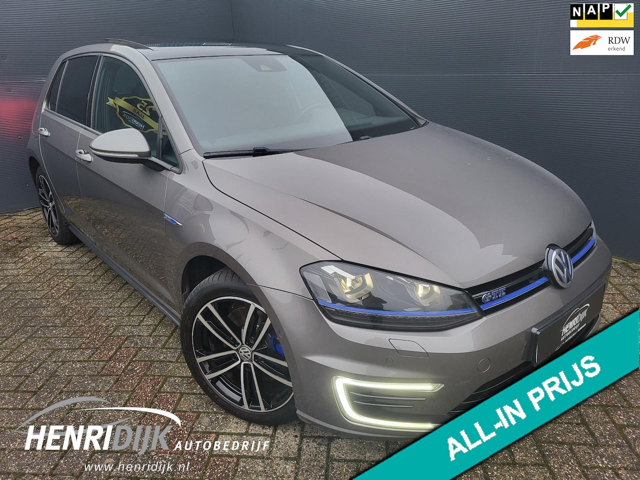 Volkswagen Golf - 1.4 TSI GTE Schuifdak / Leder / Camera / Navi / Clima / PDC - AutoWereld.nl