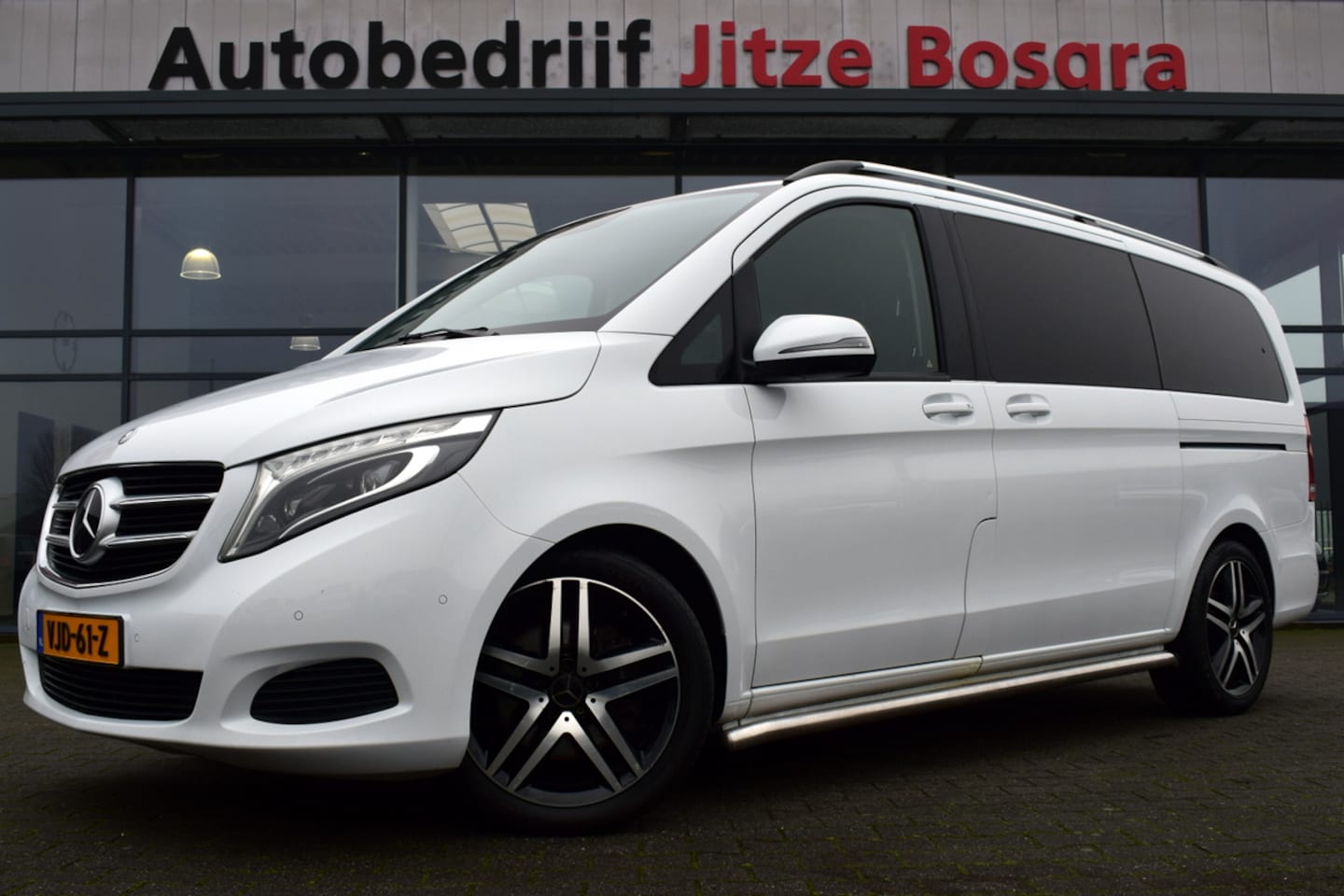 Mercedes-Benz V-klasse - 250D Automaat Lang DC LED | Zwart Leder | Full Map Navi | 5 Zits | Telefonie | 19 Inch LMV - AutoWereld.nl