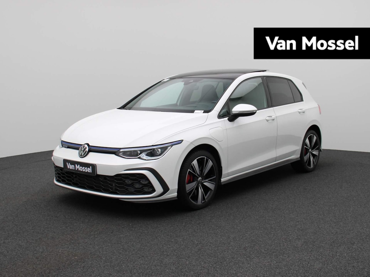 Volkswagen Golf - 1.4 eHybrid 245 PK GTE | Panoramadak | IQ-Light | Camera | Parkeersensoren | Stuur/stoel v - AutoWereld.nl