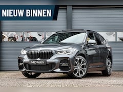 BMW X1 - sDrive18i M-Sport M-Pakket /LED/PANODAK/STOELVERW./SFEERVERL./PDC/STOELVERW