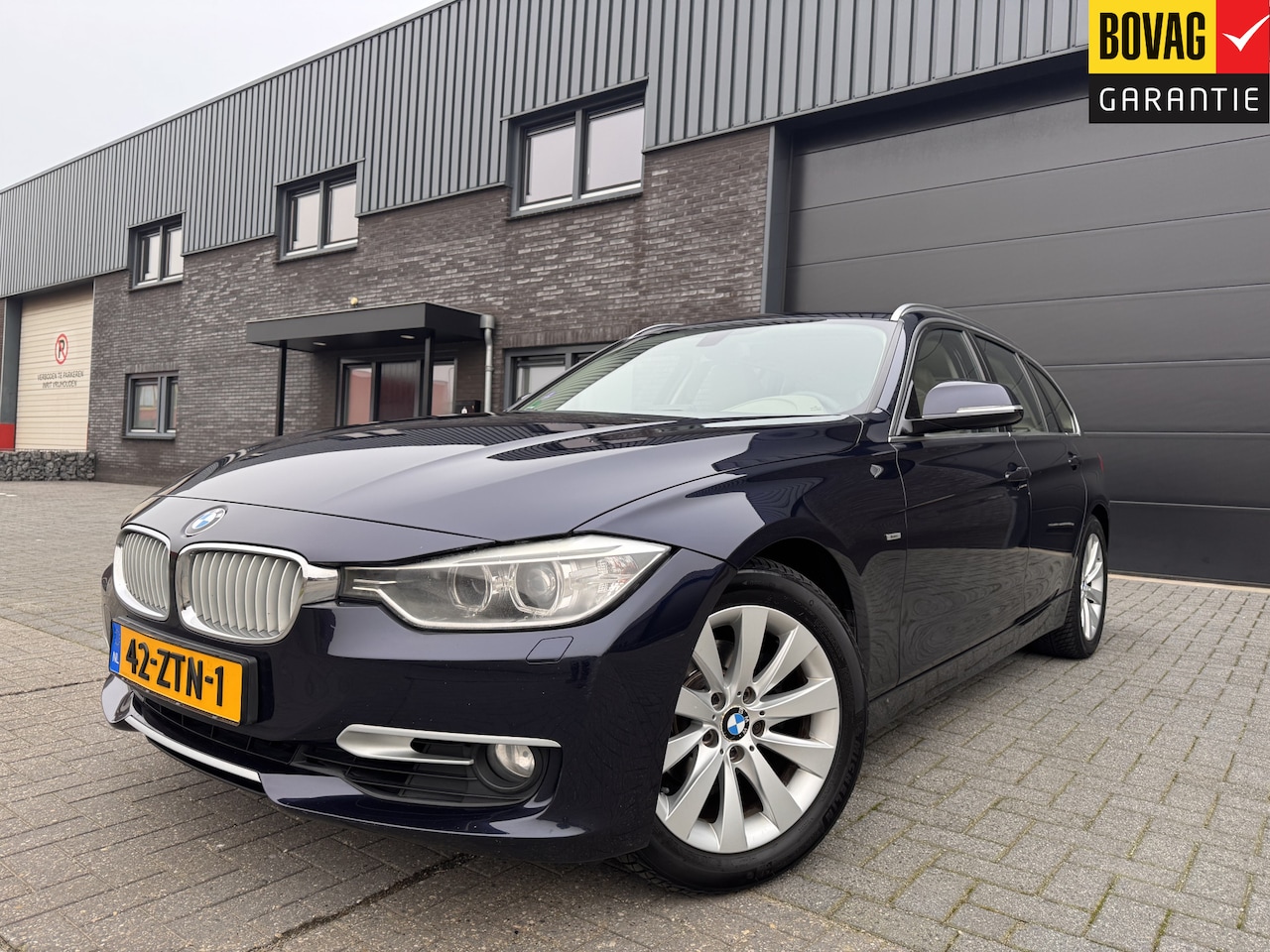 BMW 3-serie Touring - 320i Upgrade Edition | 2E EIGENAAR | 12MND GARANTIE | AUTOMAAT | NAVI | LMV | - AutoWereld.nl