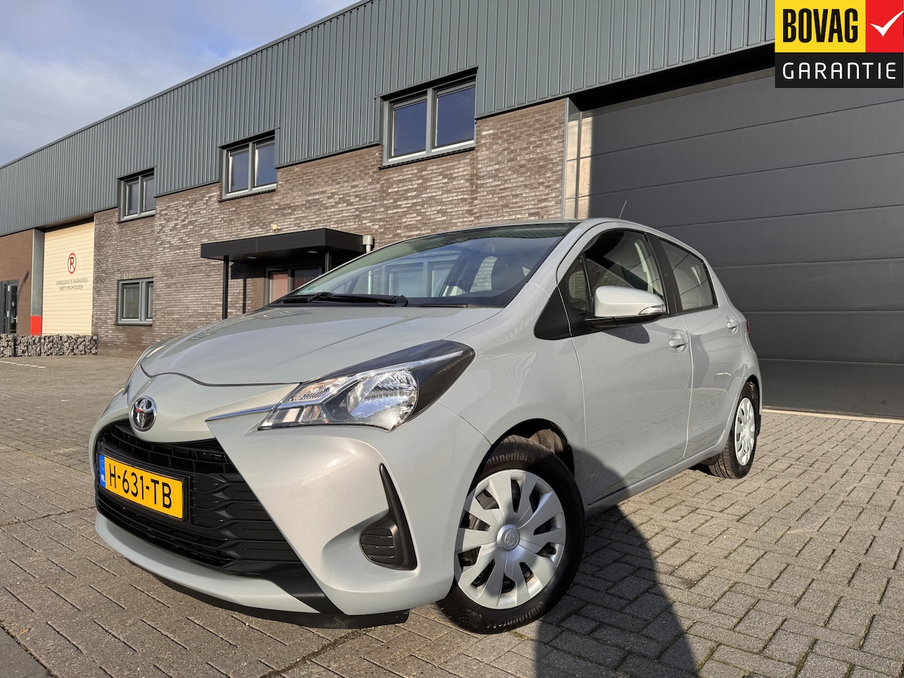 Toyota Yaris - 1.5 VVT-i Comfort | 1E EIGENAAR | 12MND GARANTIE | AIRCO | TREKHAAK | - AutoWereld.nl