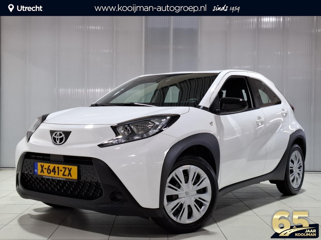 Toyota Aygo X - 1.0 VVT-i MT Play B&W | 18" LM | Apple Carplay Android Auto | Adaptieve Cruisecontrol | - AutoWereld.nl