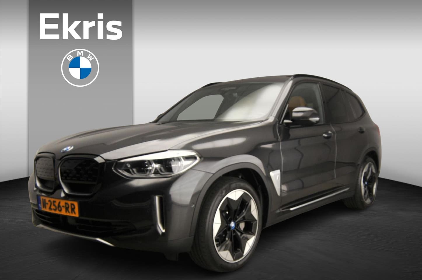 BMW iX3 - High Executive | LED | Leder | HUD | Trekhaak | Schuifdak | Sportstoelen | Stoelverwarming - AutoWereld.nl