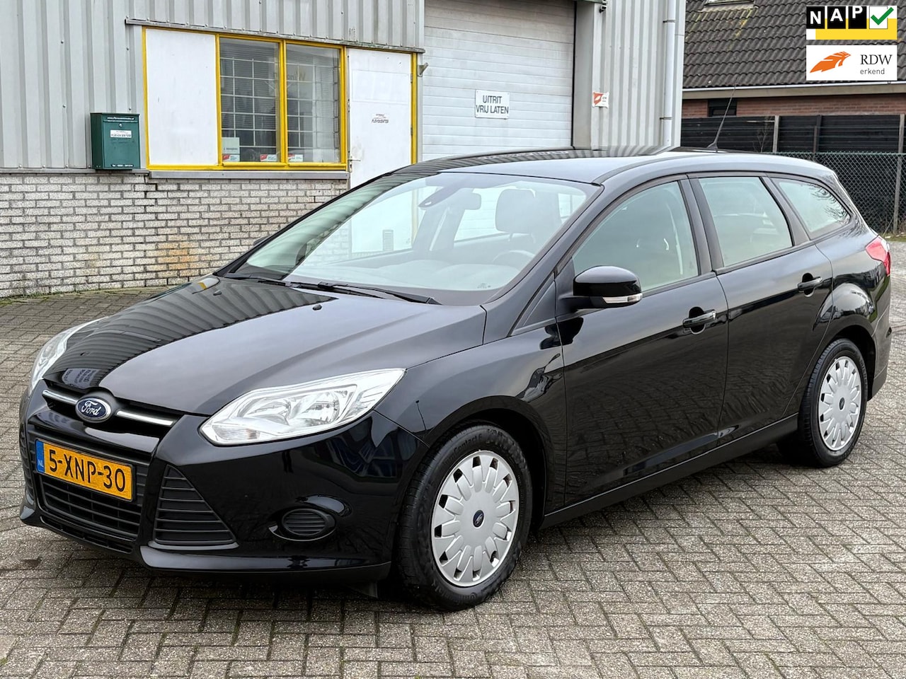 Ford Focus Wagon - 1.6 TDCI 105 PK 6 BAK Bj 2014 ECOnetic 1e Eig Heel Weinig Km,s 116.605 Airco Navi Pdc Crui - AutoWereld.nl