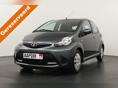 Toyota Aygo - BWJ 2014 1.0 VVT-i 68 PK Aspiration / UNIEKE KM STAND / AUTOMAAT / AIRCO / LMV / CD SPELER