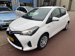 Toyota Yaris - 1.5 Hybrid Business Plus nov-2016 Navigatie NAP leuke uitvoering met een nieuwe APK (jan-2