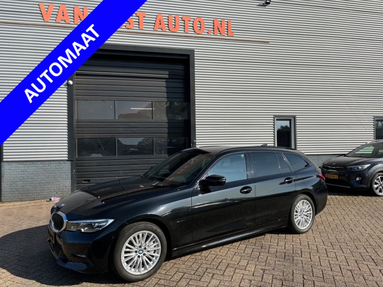 BMW 3-serie Touring - 330e Bns Ed.P | CLIMA | NAVI | SPORTVELGEN | TREKHAAK | CRUISE C - AutoWereld.nl