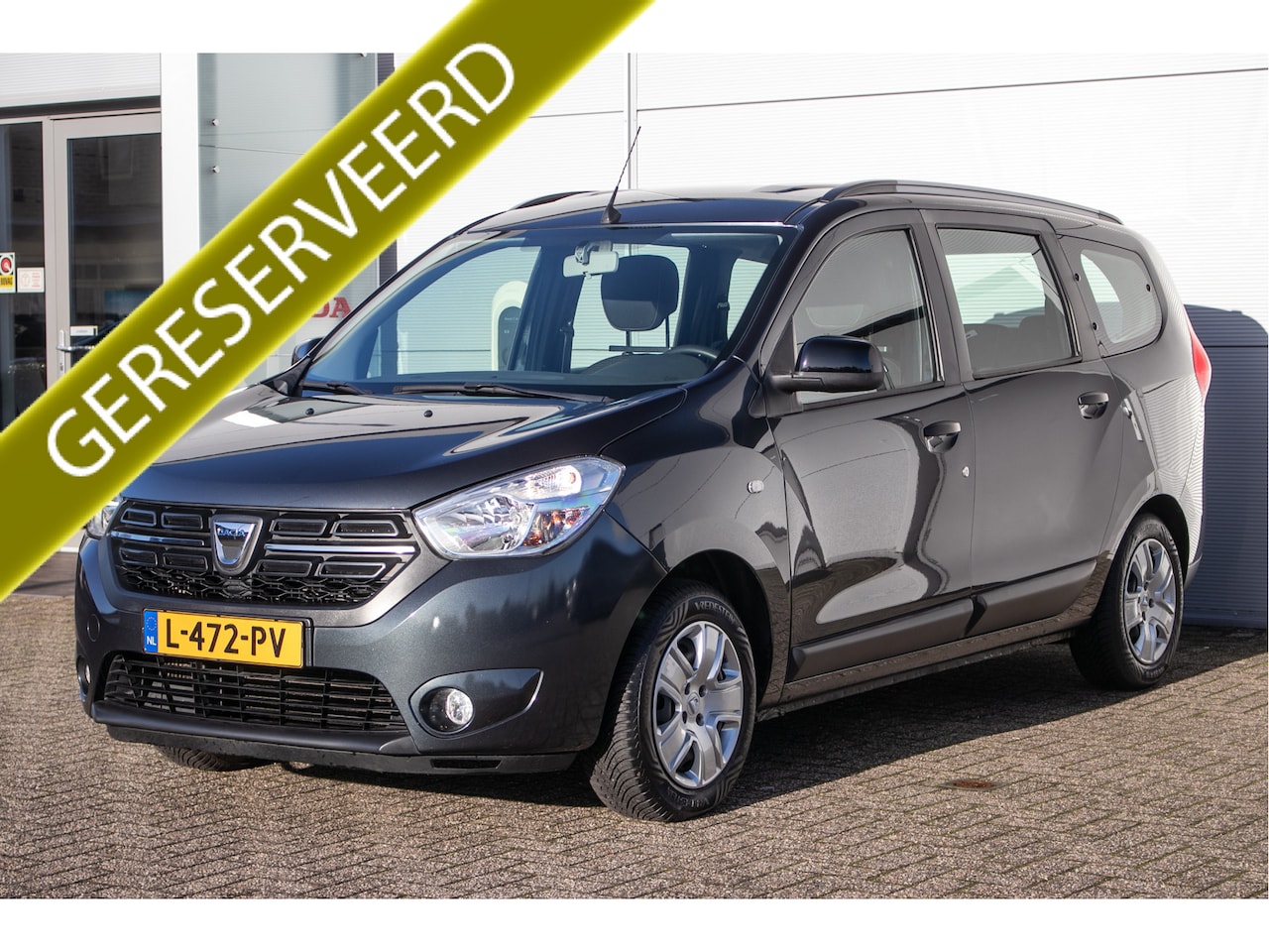 Dacia Lodgy - 1.3 TCe Essential 7p. All-in rijklaarprijs | Navi | Cruise | Stoelverw. | Afn. trekhaak - AutoWereld.nl